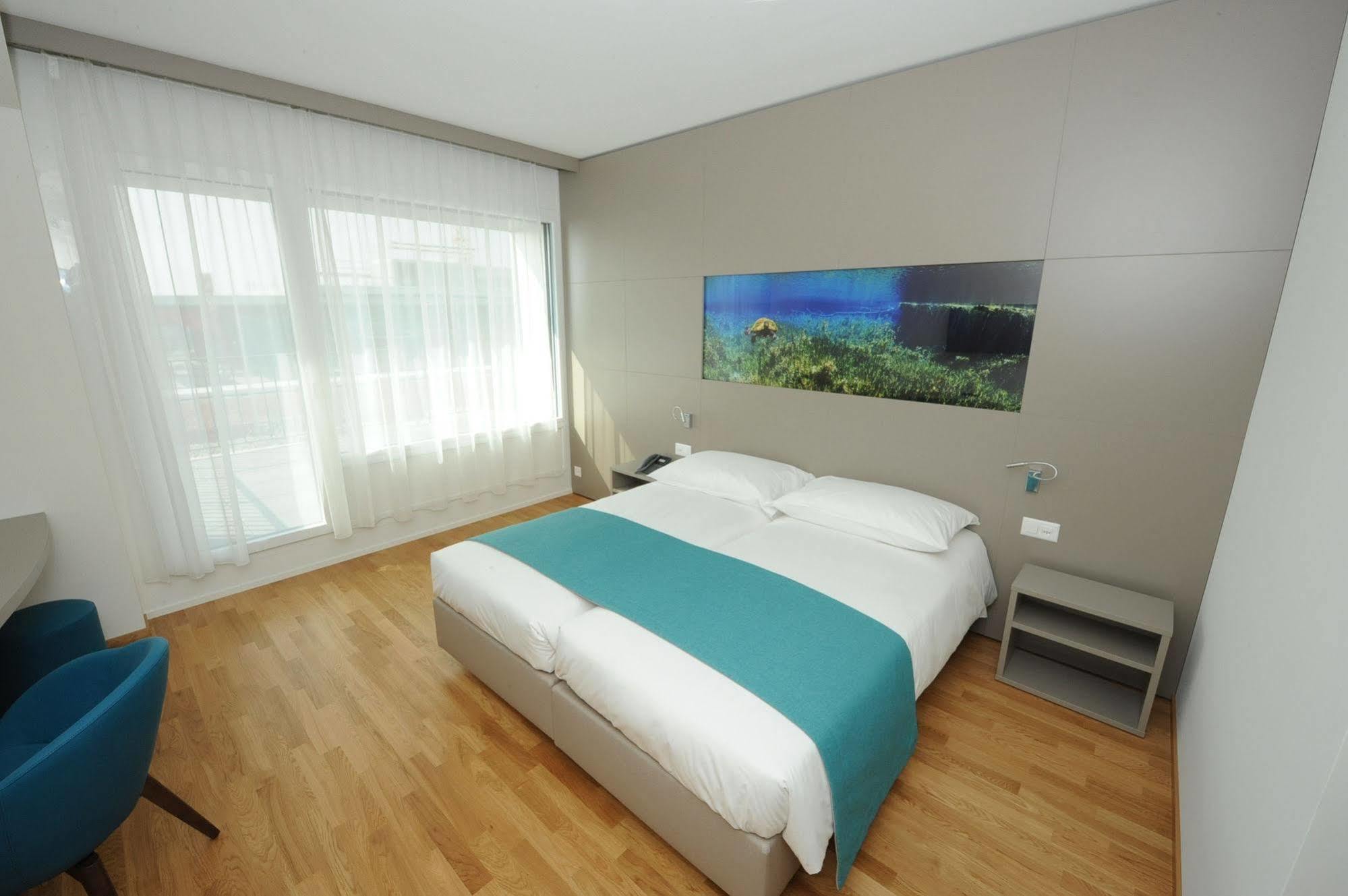 Aquatis Hotel